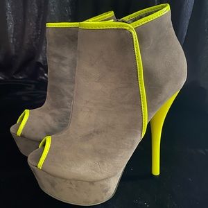 Machi grey and neon yellow high heels
